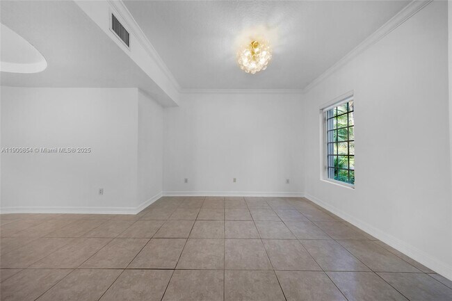 Building Photo - 21025 NE 31st Ave
