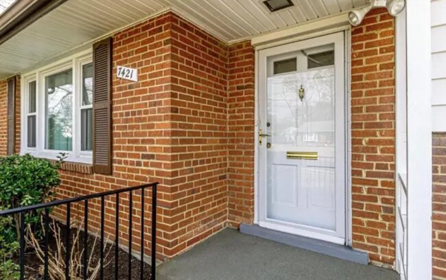 Foto del edificio - 7421 Grace St