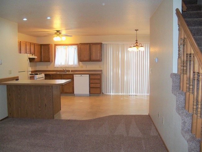 Building Photo - 1346 Quartz Pl