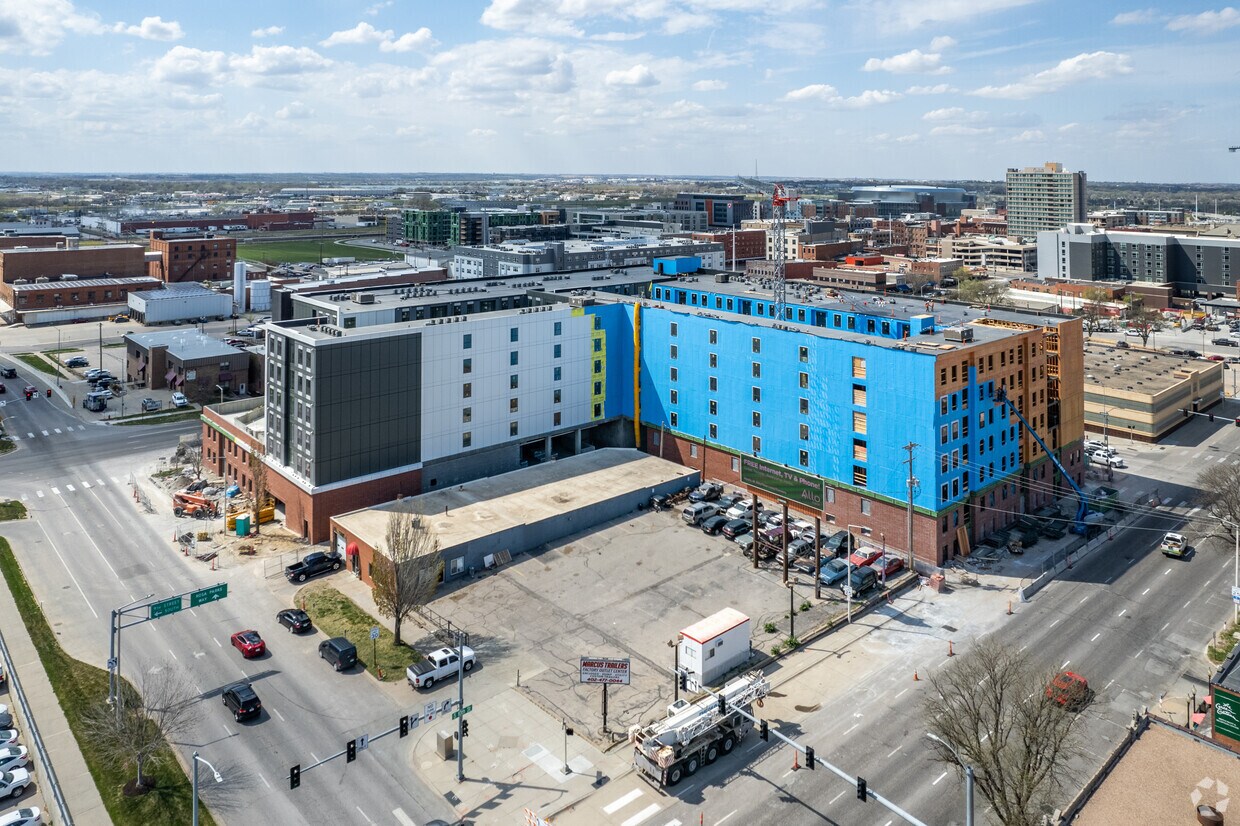 April-2022 - LivRed Lincoln - Student Living