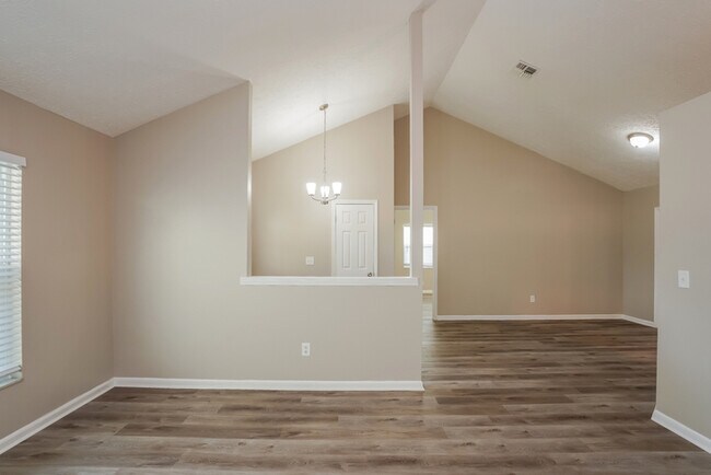 Building Photo - 4140 Spring Way Cir