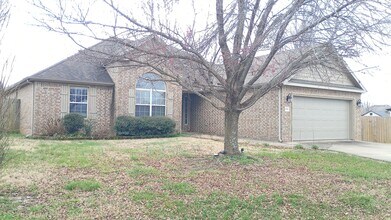 Building Photo - 2703 SW Ledbury Cove