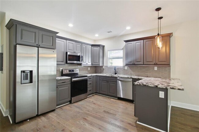 Foto del edificio - 998 Mayson Turner Rd NW