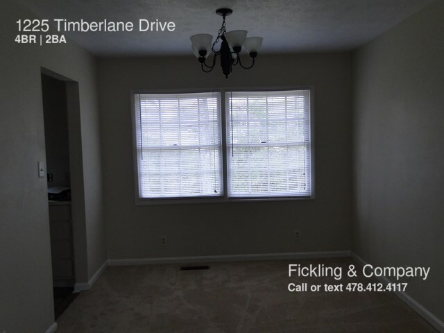 Building Photo - 1225 Timberlane Dr