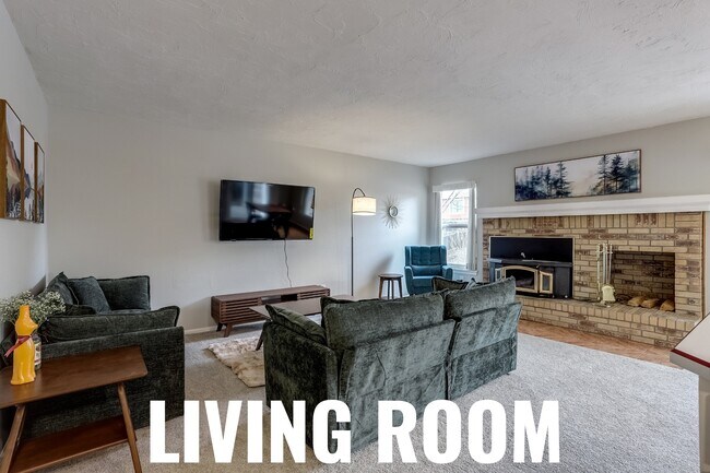Foto del edificio - 3149 N Oak Cir