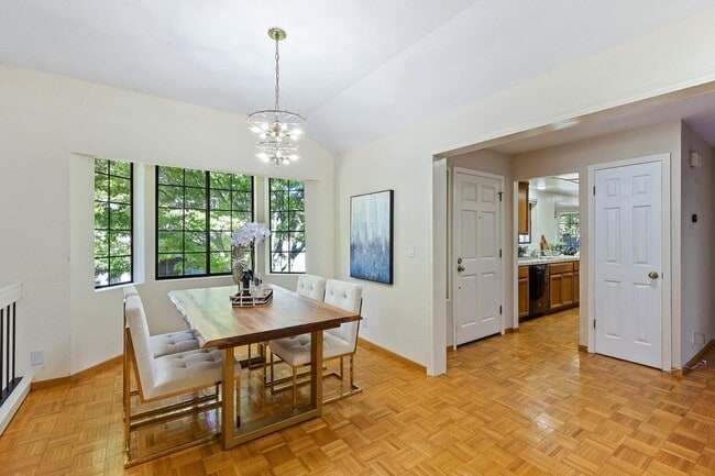 Building Photo - 612 Praderia Cir