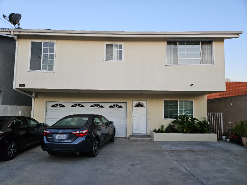 Primary Photo - 15117 Larch Ave