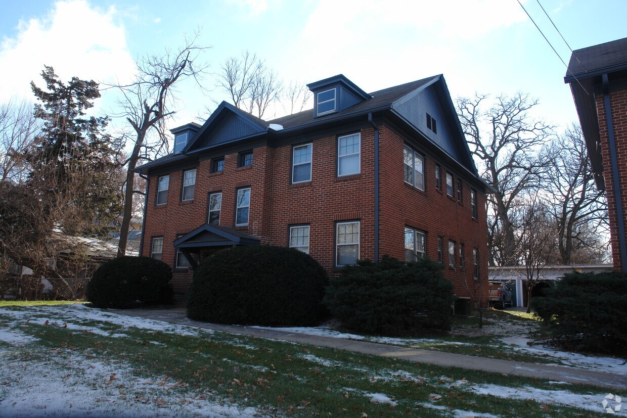 Primary Photo - 4518 University Ave