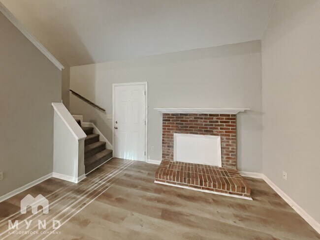 Building Photo - 6732 Woodwedge Dr