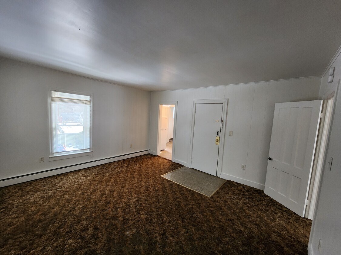 Living room - 14 Miller St