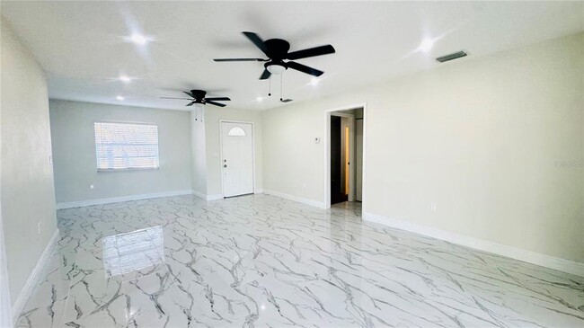 Building Photo - 3145 Munson St