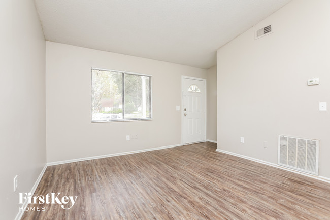 Building Photo - 3302 Sassafras Ct