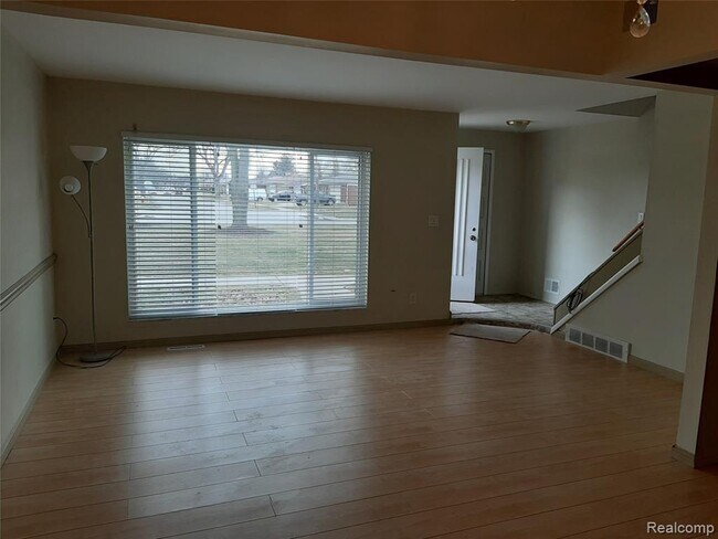 Building Photo - 29564 City Center Dr