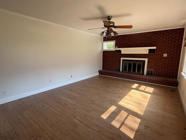 Foto del edificio - Prime Nashville Location with Comfort & Convenience