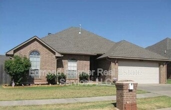 Building Photo - 17037 Woodvine Dr