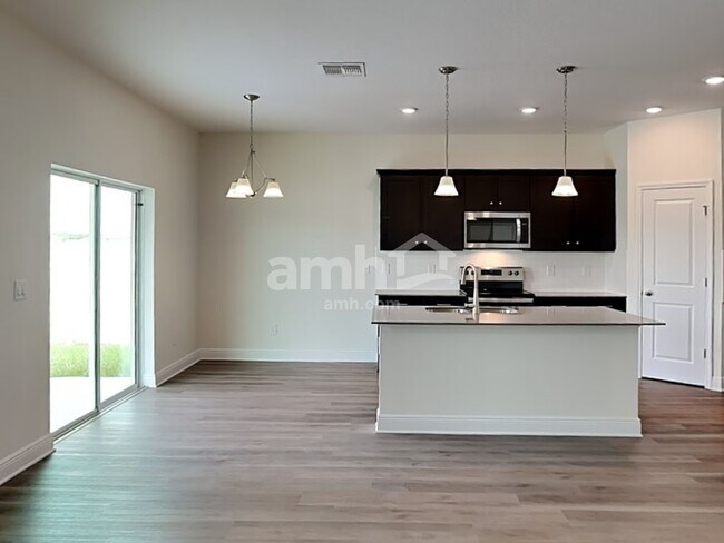 Building Photo - 1045 Heavenly Dr