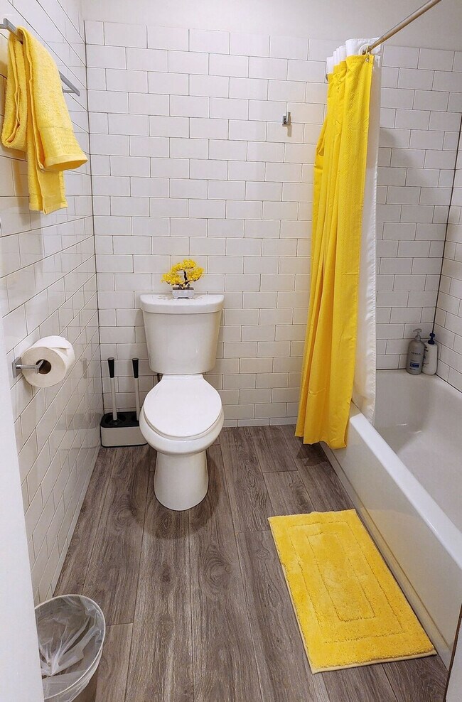 Foto del edificio - 2415 2nd Ave