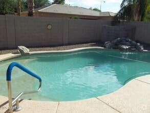 Building Photo - 2037 E Riviera Dr