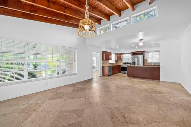 Building Photo - 1311 Fillmore St