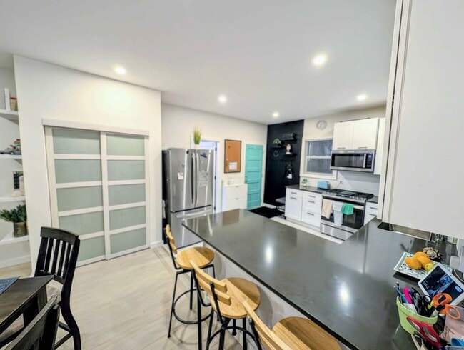 Foto del edificio - 2535 University Ave NE