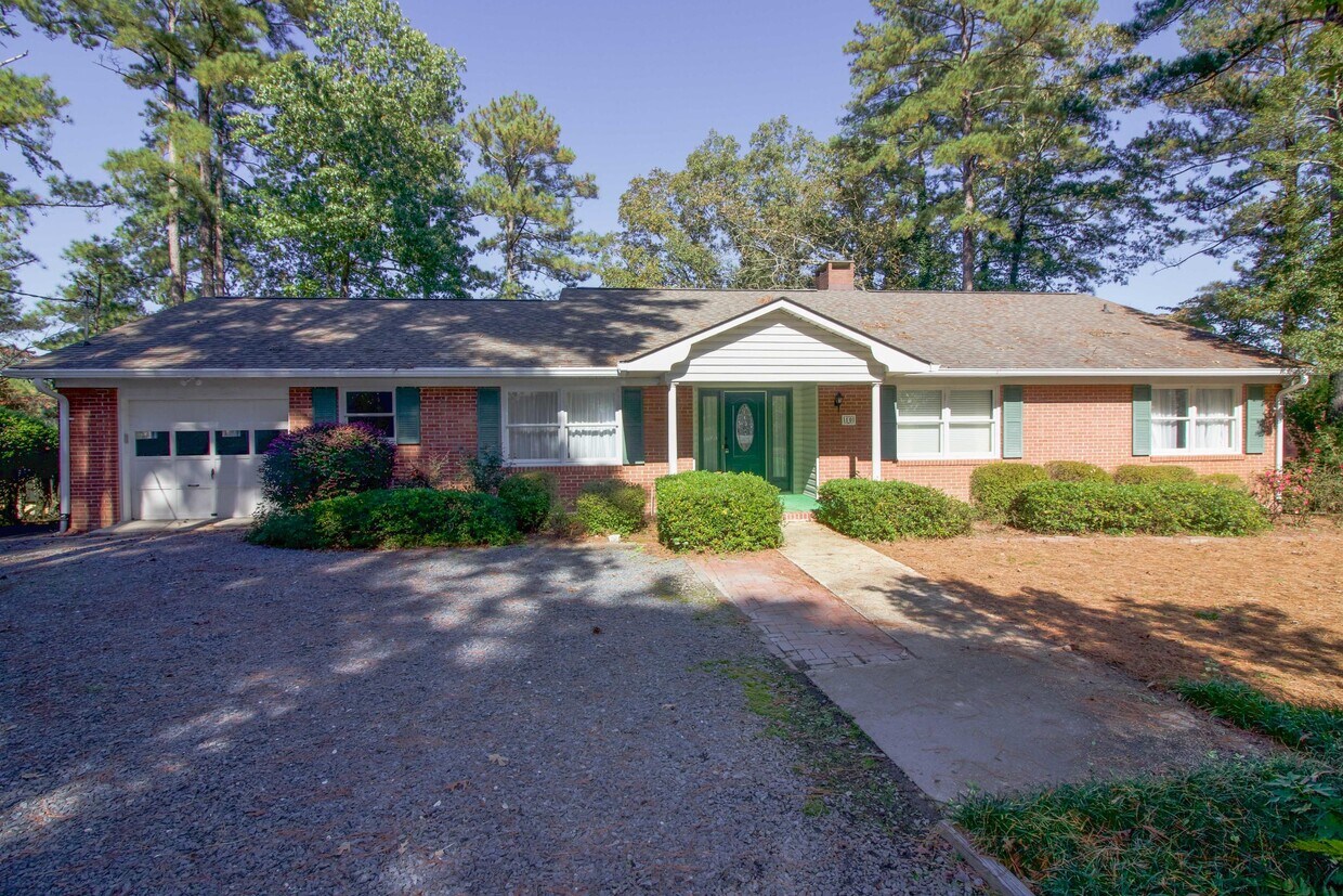 10 Dixie Dr, Whispering Pines, NC 28327 House for Rent in Whispering Pines, NC