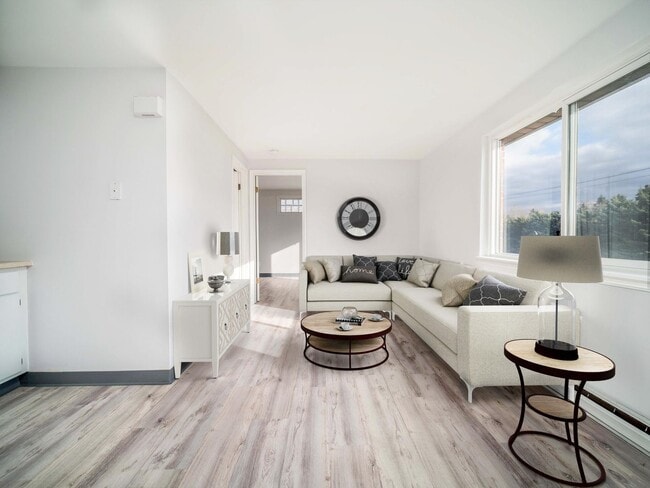 Interior Photo - Maplewood Central