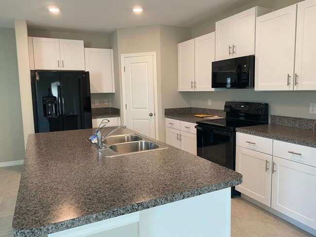 Building Photo - 7504 Samuel Ivy Dr