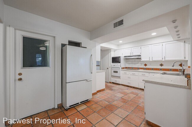 Building Photo - 2 br, 2 bath House - 12406 N La Paloma Court