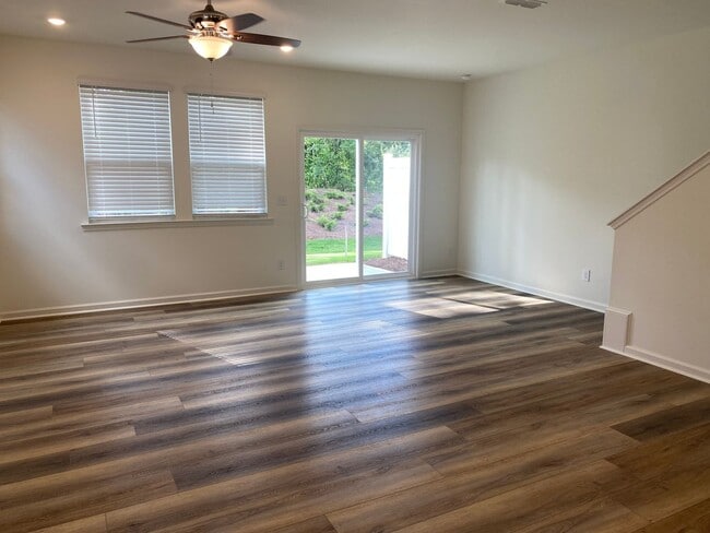 Building Photo - Charming 3BR Townhome in Mebane