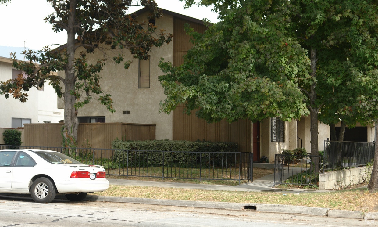 Building Photo - 1172 Raymond Ave