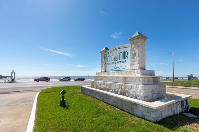 Building Photo - 6102 Seawall Blvd