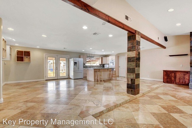 Foto del edificio - 4 br, 3 bath House - 6075 W. Brooks Ave