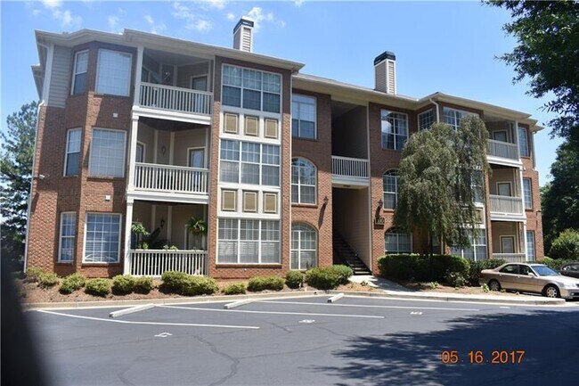 Foto del edificio - 200 Renaissance Pkwy NE