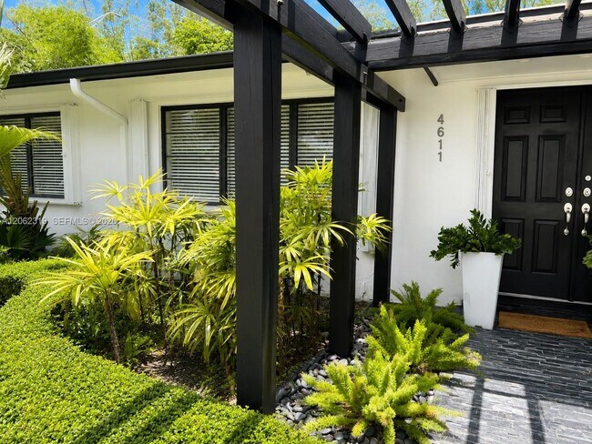 Foto del edificio - 4611 SW 82nd Ct