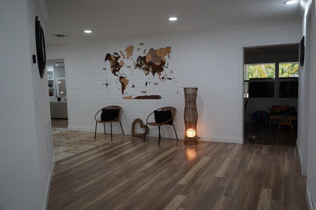 Foto del edificio - 7131 Oakmont Dr