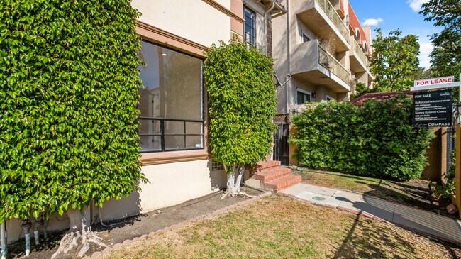 Foto del edificio - 8653 W Olympic Blvd