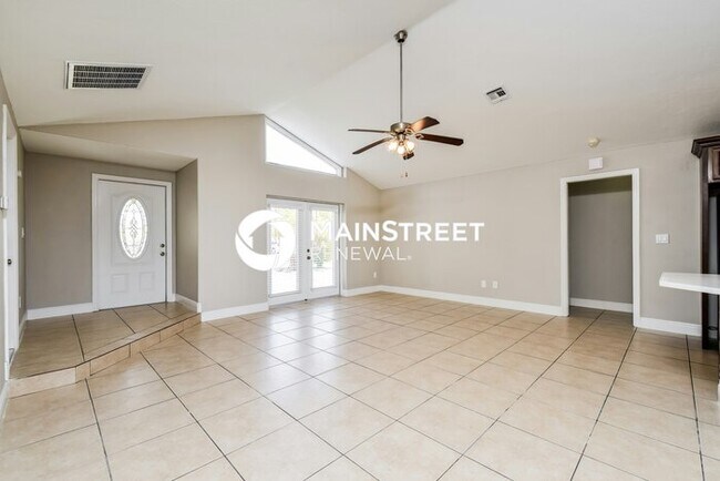 Foto del edificio - 3 Bedroom Pet-Friendly Home in Cape Coral,...