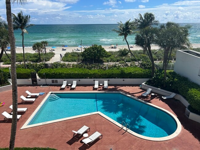 Private Heated Pool - 5415 Collins Ave