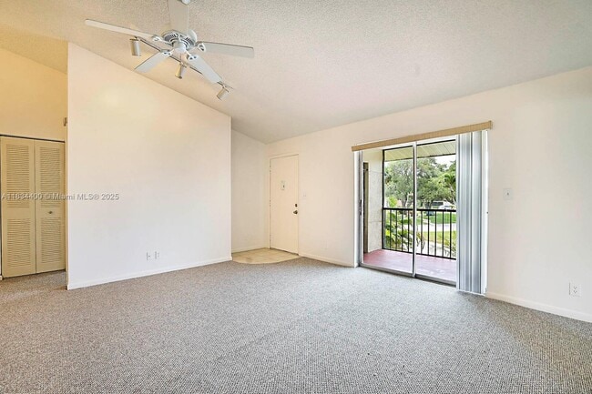 Building Photo - 6568 Chasewood Dr