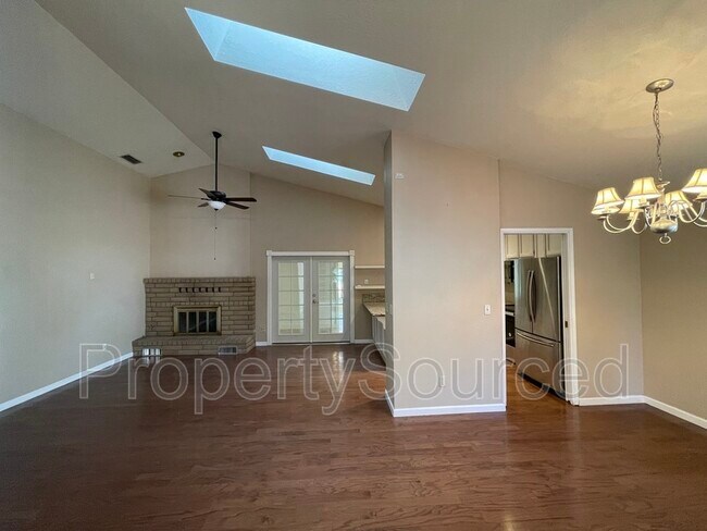 Building Photo - 2520 Meadow Oak Dr