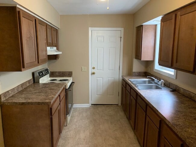 Building Photo - $950 Harrisburg 3 bedroom house for rent