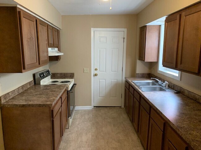 Foto del edificio - $950 Harrisburg 3 bedroom house for rent