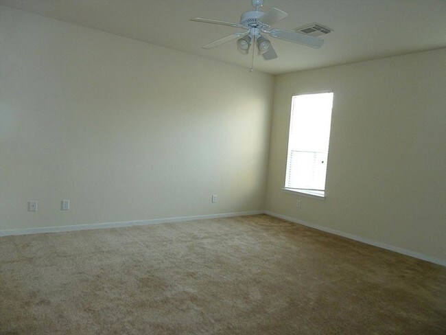 Foto del edificio - 1011 Turnberry Park Ln