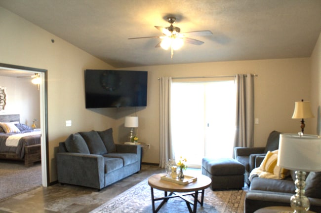 Building Photo - 303 Tigerway Pl