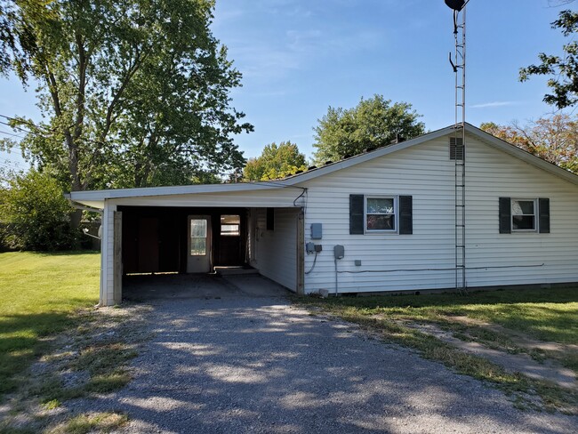 Side carport/ backdoor access - 2201 Melanie Ln