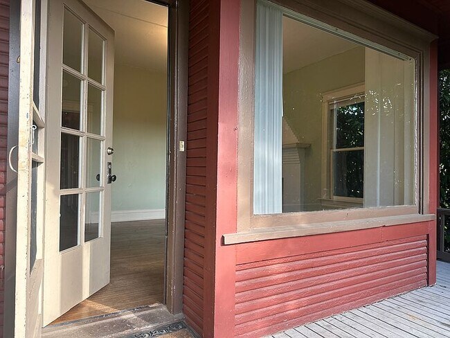 Foto del edificio - 1843 SW 16th Ave