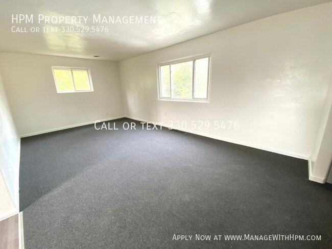 Building Photo - 1415 Yale Ave NW