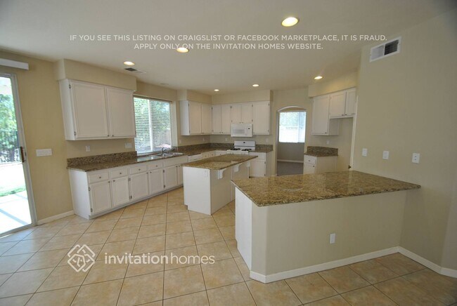 Building Photo - 23389 Mountain Song Loop