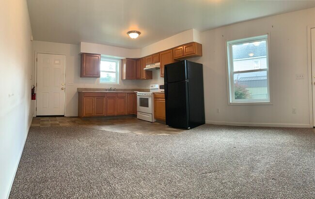 Spacious Kitchen - 132 E 24th St