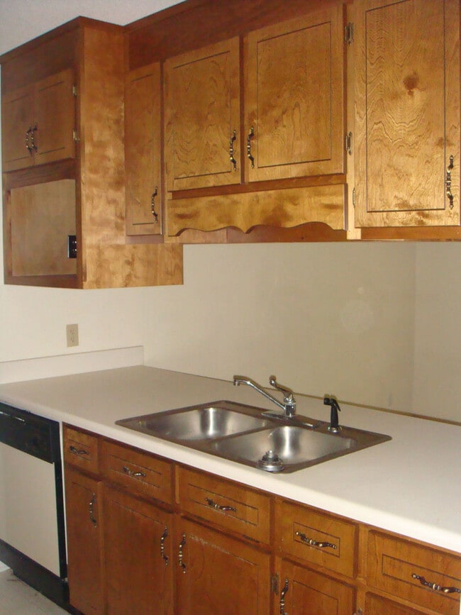 Building Photo - 1203 Baytree Rd